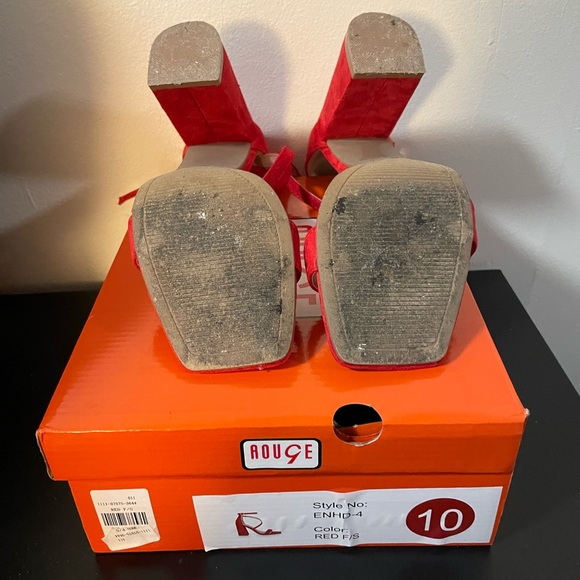 SEXY RED - Picture 2 of 10